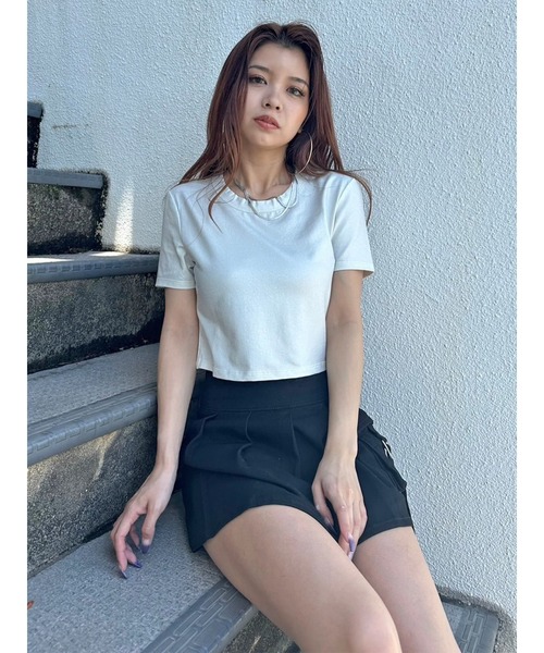 EGOIST(エゴイスト)の「シャイニーショート半袖トップス(Tシャツ/カットソー・レディース・ホワイト/ブラック・FREE)」の2枚目の写真
