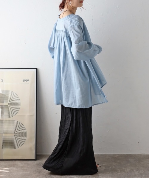 &HALF(アンドハーフ)の「ノーカラーギャザーフレアブラウス(インド綿.インドコットン.コットン100%,綿100%)(シャツ/ブラウス・レディース・ベージュ/ネイビー/イエロー/ホワイト/コーラルピンク/サックスブルー・M/L/LL)」の20枚目の写真