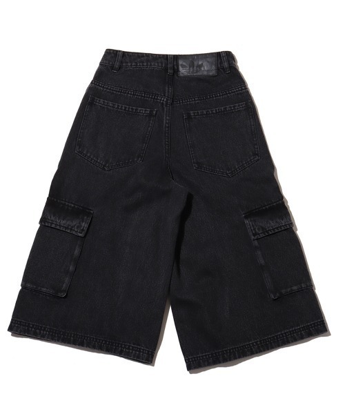 adidas（アディダス）の「adidas DNM CAPRI SHORT / アディダス Adilenium シーズン2 デニムカプリショーツ（デニムパンツ・レディース・ブラック・24inch/25inch/23inch）」の2枚目の写真