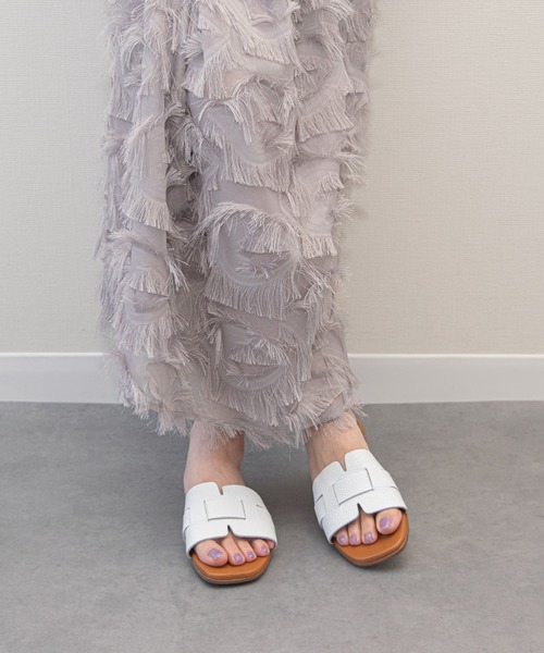 inter-chaussures(インターショシュール)の「【Oh my Sandals】スクエアトウフラットレザーサンダル(E42203)(サンダル・レディース・グリーン/ブラック/ホワイト/シルバー・38/35/36/37/39)」の7枚目の写真