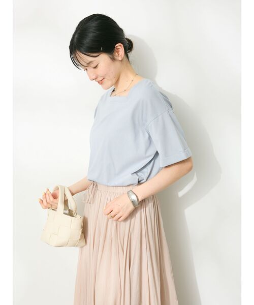 CRAFT STANDARD BOUTIQUE(クラフトスタンダードブティック)の「接触冷感/抗菌防臭/ 前後2WAY半袖スクエアネックTee(Tシャツ/カットソー・レディース・ラベンダー/アイボリー/ブラック/サックスブルー・FREE)」の8枚目の写真