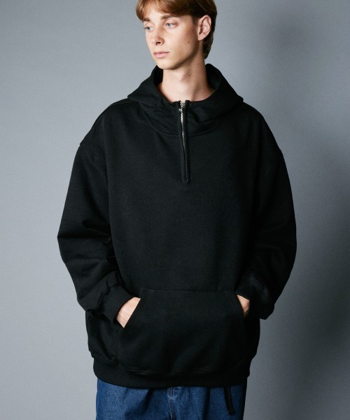rehacer（レアセル）の「rehacer : Neck Line Wide Hoodie（パーカー・メンズ・ブラック/グレー/レッド・MEDIUM/LARGE/X-LARGE）」の3枚目の写真
