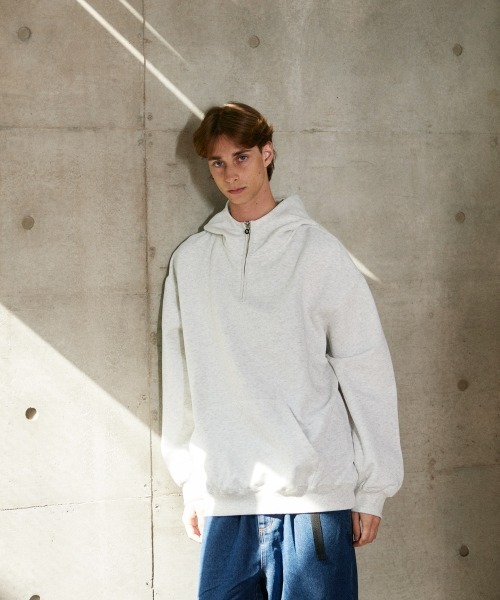 rehacer（レアセル）の「rehacer : Neck Line Wide Hoodie（パーカー・メンズ・ブラック/グレー/レッド・MEDIUM/LARGE/X-LARGE）」の13枚目の写真