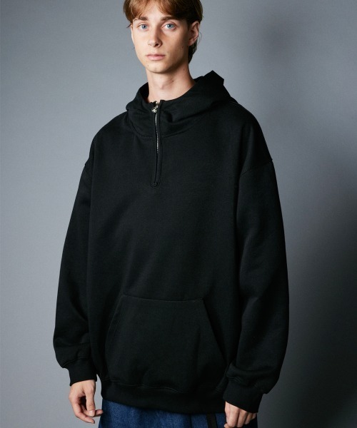 rehacer（レアセル）の「rehacer : Neck Line Wide Hoodie（パーカー・メンズ・ブラック/グレー/レッド・MEDIUM/LARGE/X-LARGE）」の5枚目の写真