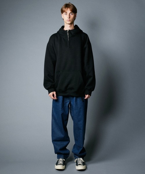rehacer（レアセル）の「rehacer : Neck Line Wide Hoodie（パーカー・メンズ・ブラック/グレー/レッド・MEDIUM/LARGE/X-LARGE）」の6枚目の写真