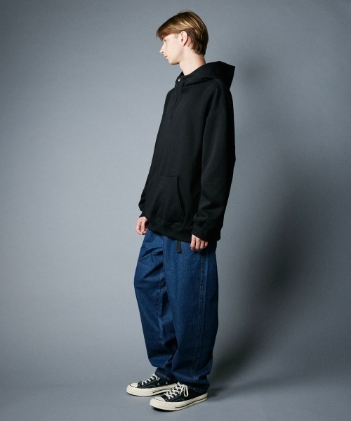 rehacer（レアセル）の「rehacer : Neck Line Wide Hoodie（パーカー・メンズ・ブラック/グレー/レッド・MEDIUM/LARGE/X-LARGE）」の8枚目の写真