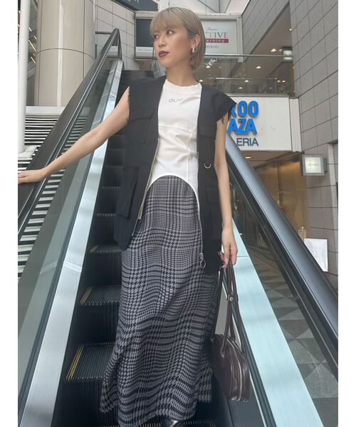 MURUA（ムルーア）の「ウェーブチェックナロースカート（スカート・レディース・パープル/グレー・FREE）」の4枚目の写真