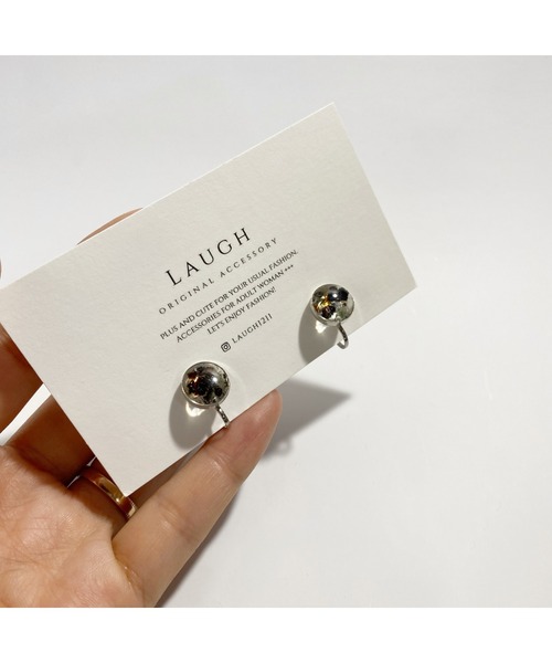 tone(トーン)の「【Laugh】mica / earring(MA)(イヤリング・レディース・ゴールド/シルバー・FREE)」の3枚目の写真