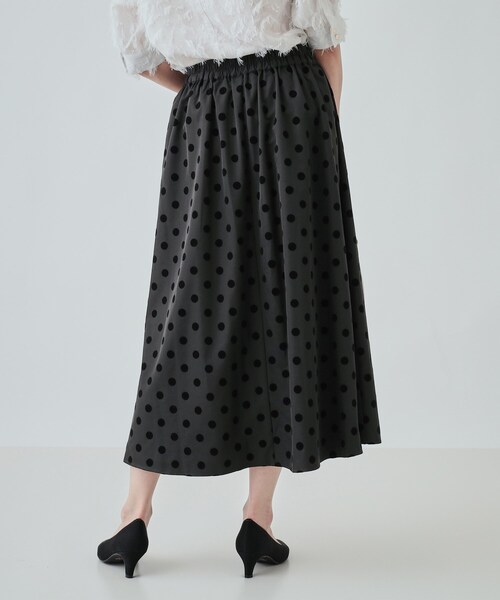 DRESKIP（ドレスキップ）の「◆コーデが決まる フロッキードットフレアスカート（スカート・レディース・マスタード/ベージュ/チャコールグレー・04/03/02）」の5枚目の写真