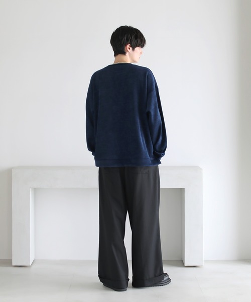 ETELIO（エテリオ）の「【25AW】カットコーデュロイ/ヴィンテージ加工クルーネックプルオーバー（スウェット・メンズ・ブラウン/ブラック/ブルーグレー/アイボリー/グレー/ワイン/グリーン/ブルー/ブラック系/ブルー系/ワイン系/ブラウン系・L/M/S/XL）」の18枚目の写真