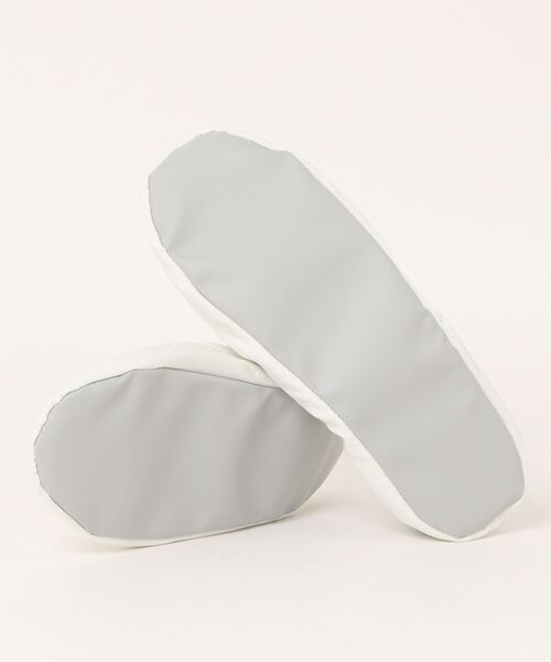 ACCOMMODE(アコモデ)の「【366Curious 】おさるのジョージ 携帯スリッパ(ルームシューズ/スリッパ・メンズ・イエロー/アイボリー・FREE)」の8枚目の写真