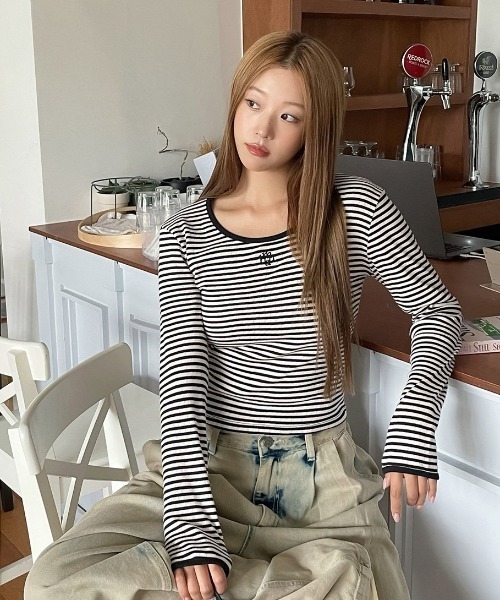 muahmuah（ムーアムーア）の「A'GEM/9 × .kom 『muah muah/ムーアムーア』 LOGO STITCH STRIPE LS/ロゴ ステッチ ストライプ 長袖カットソー（Tシャツ/カットソー・レディース・ブラック/ネイビー/ブラウン・FREE）」の7枚目の写真