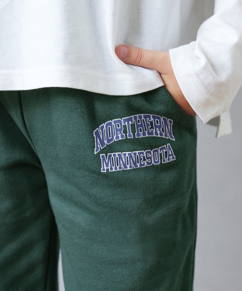 coca(coca)(コカ)の「キッズ カレッジプリント スウェットジョガーパンツ(スウェットパンツ・キッズ・ダークグリーン/ブラック・120/130/140/150)」の8枚目の写真