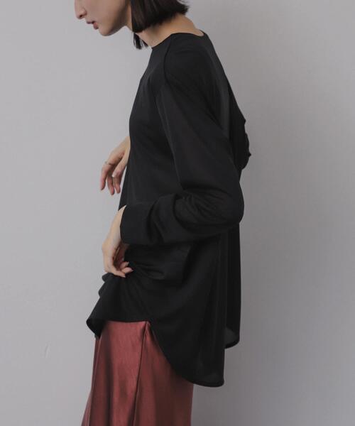 SENSE OF PLACE by URBAN RESEARCH(センスオブプレイスバイアーバンリサーチ)の「ラウンドテールシアールーズトップ(Tシャツ/カットソー・レディース・ネイビー/ブラック/オフホワイト・ONE)」の3枚目の写真