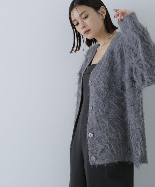 NATURAL BEAUTY BASIC(ナチュラルビューティーベーシック)の「◇Vネック起毛コーディガン(カーディガン/ボレロ・レディース・チャコールグレー/オフホワイト/ベージュ・FREE)」の6枚目の写真