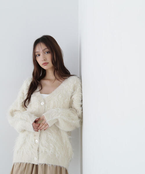 NATURAL BEAUTY BASIC(ナチュラルビューティーベーシック)の「◇Vネック起毛コーディガン(カーディガン/ボレロ・レディース・チャコールグレー/オフホワイト/ベージュ・FREE)」の21枚目の写真