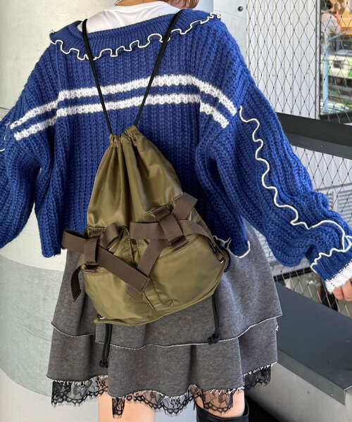 CIAOPANIC（チャオパニック）の「テープリボンナイロンナップザック（バックパック/リュック・レディース・ブラック/カーキ・FREE）」の2枚目の写真