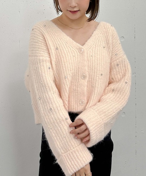 archives（アルシーヴ）の「ビジューパールニットカーディガン（カーディガン/ボレロ・レディース・ブラック/オフホワイト/グレー/ピンク・MEDIUM）」の5枚目の写真