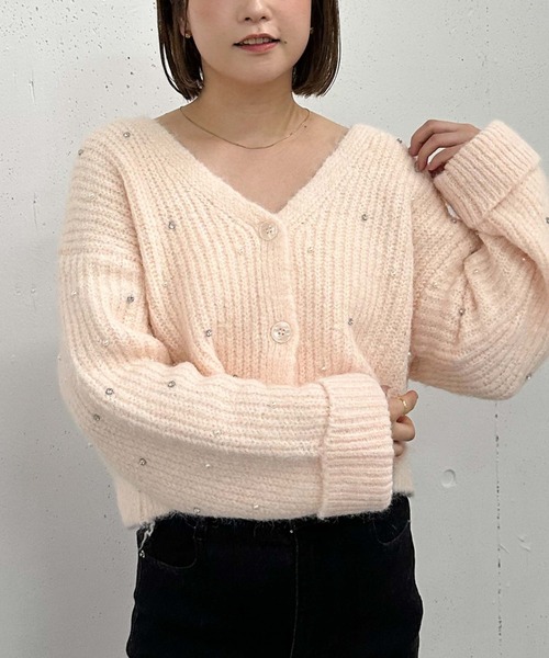 archives（アルシーヴ）の「ビジューパールニットカーディガン（カーディガン/ボレロ・レディース・ブラック/オフホワイト/グレー/ピンク・MEDIUM）」の6枚目の写真