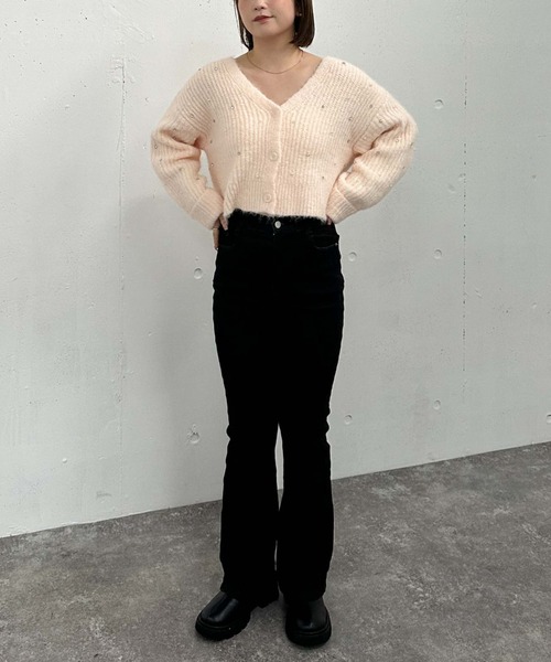 archives（アルシーヴ）の「ビジューパールニットカーディガン（カーディガン/ボレロ・レディース・ブラック/オフホワイト/グレー/ピンク・MEDIUM）」の10枚目の写真