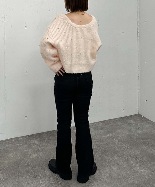 archives（アルシーヴ）の「ビジューパールニットカーディガン（カーディガン/ボレロ・レディース・ブラック/オフホワイト/グレー/ピンク・MEDIUM）」の13枚目の写真