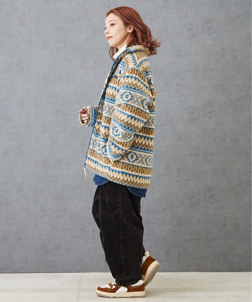 CUBE SUGAR（キューブシュガー）の「総柄ボアジップアップスタンドカラージャケット（ブルゾン・レディース・ベージュ/マルチ/カーキ/ブラウン・M）」の6枚目の写真