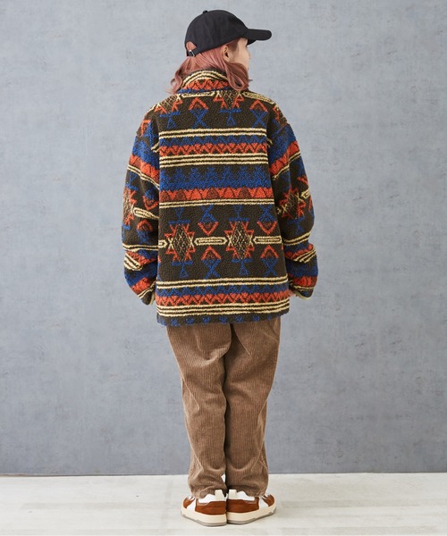 CUBE SUGAR（キューブシュガー）の「総柄ボアジップアップスタンドカラージャケット（ブルゾン・レディース・ベージュ/マルチ/カーキ/ブラウン・M）」の10枚目の写真