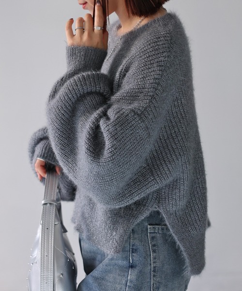 Riberry(リベリー)の「クルーネック起毛ショート丈ニット(ニット/セーター・レディース・オリーブ/グレイッシュベージュ/チャコールグレー・MEDIUM)」の5枚目の写真