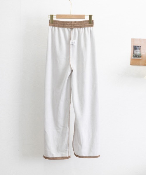 Miniministore(ミニミニストア)の「裏起毛ストレートパンツ暖かい レディース(スラックス・レディース・グレー/キャメル/アイボリー/ブラック/グリーン・M/L/XL)」の11枚目の写真