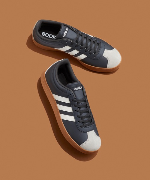 adidas（アディダス）の「VL コート ベース / VL COURT BASE / アディダス adidas スニーカー（スニーカー・メンズ・ホワイト×ブラック/ブラック×ホワイト/ホワイト×ネイビー/ダークブルー/ブラック・22.5cm/23.0cm/23.5cm/24.0cm/24.5cm/25.0cm/25.5cm/26.0cm/27.5cm/26.5cm/27.0cm/28.0cm/28.5cm/29.0cm/22.0cm/29.5cm/30.0cm）」の3枚目の写真