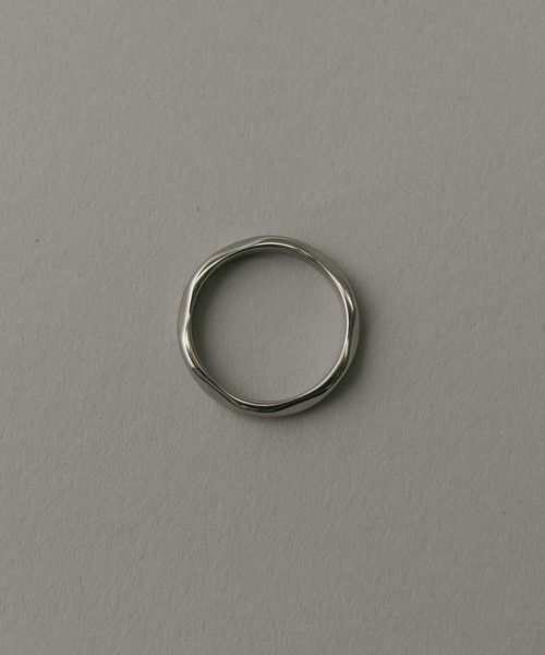 SMELLY（スメリー）の「ステンレスアンイーブンリング（リング・メンズ・シルバー・18）」の4枚目の写真