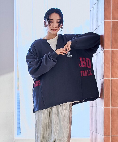 PENNEYS(ぺニーズ)の「Penneys(ぺニーズ)別注 リメイク風裏毛スウェットプルオーバー(スウェット・レディース・グレー/ナチュラル/ネイビー・FREE)」の21枚目の写真