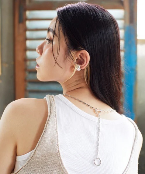 Nothing And Others(ナッシングアンドアザーズ)の「Nothing and Others/ナッシングアンドアザーズ/Design Chain Necklace(ネックレス・レディース・シルバー・F)」の4枚目の写真