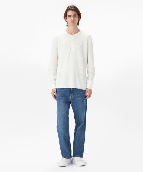 tommy jeans(トミー ジーンズ)の「レギュラーワッフルヘンリーネックTシャツ(Tシャツ/カットソー・メンズ・グリーン/ホワイト・MEDIUM/SMALL/LARGE/X-LARGE)」の4枚目の写真