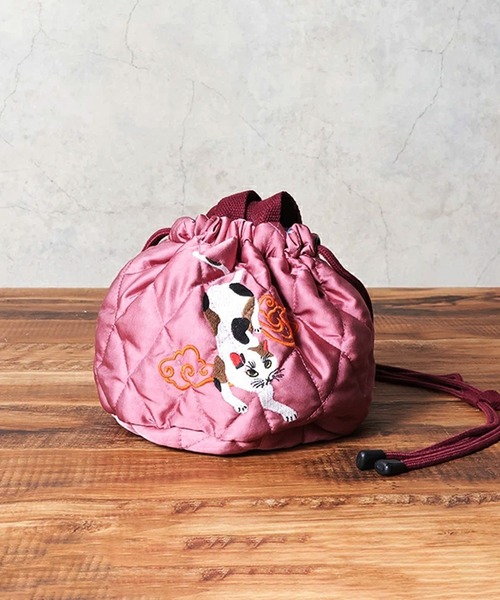 HOUSTON(ヒューストン)の「HOUSTON woman ヒューストン ウーマン CAT BIRD EMB QUILTING EFECT BAG 猫 ネコ 小鳥 刺繍 キルティング エフェクトバッグ 巾着バッグ(ショルダーバッグ・レディース・グリーン/ミント/イエロー/ブルー/オリーブ/ピンク/ネイビー/ブルー系その他/ピンク系その他・FREE)」の9枚目の写真