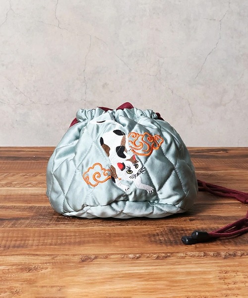 HOUSTON(ヒューストン)の「HOUSTON woman ヒューストン ウーマン CAT BIRD EMB QUILTING EFECT BAG 猫 ネコ 小鳥 刺繍 キルティング エフェクトバッグ 巾着バッグ(ショルダーバッグ・レディース・グリーン/ミント/イエロー/ブルー/オリーブ/ピンク/ネイビー/ブルー系その他/ピンク系その他・FREE)」の4枚目の写真