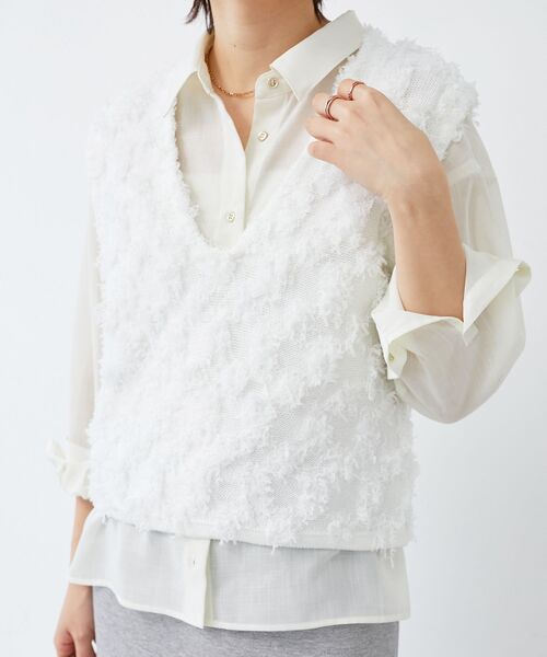 le.coeur blanc(ルクールブラン)の「《手洗い可能》フリンジ編みVネックベスト(ベスト・レディース・オフホワイト/ライトグレー・38)」の5枚目の写真
