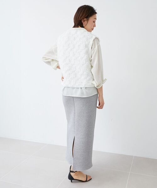 le.coeur blanc(ルクールブラン)の「《手洗い可能》フリンジ編みVネックベスト(ベスト・レディース・オフホワイト/ライトグレー・38)」の11枚目の写真