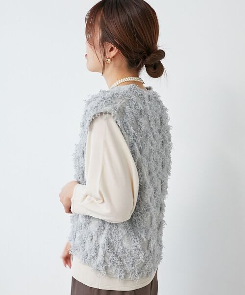 le.coeur blanc(ルクールブラン)の「《手洗い可能》フリンジ編みVネックベスト(ベスト・レディース・オフホワイト/ライトグレー・38)」の16枚目の写真
