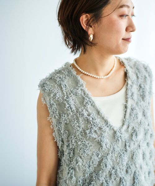 le.coeur blanc(ルクールブラン)の「《手洗い可能》フリンジ編みVネックベスト(ベスト・レディース・オフホワイト/ライトグレー・38)」の20枚目の写真