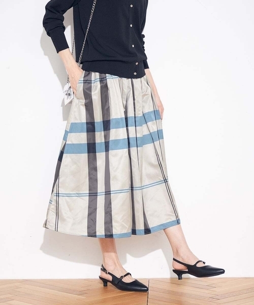 a.v.v（アーヴェヴェ）の「ビックチェックタフタスカート（スカート・レディース・ブラック/ブルー・40/38/36/34/42）」の4枚目の写真