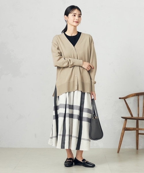 a.v.v（アーヴェヴェ）の「ビックチェックタフタスカート（スカート・レディース・ブラック/ブルー・40/38/36/34/42）」の12枚目の写真