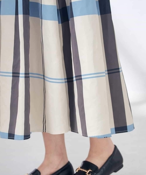 a.v.v（アーヴェヴェ）の「ビックチェックタフタスカート（スカート・レディース・ブラック/ブルー・40/38/36/34/42）」の19枚目の写真