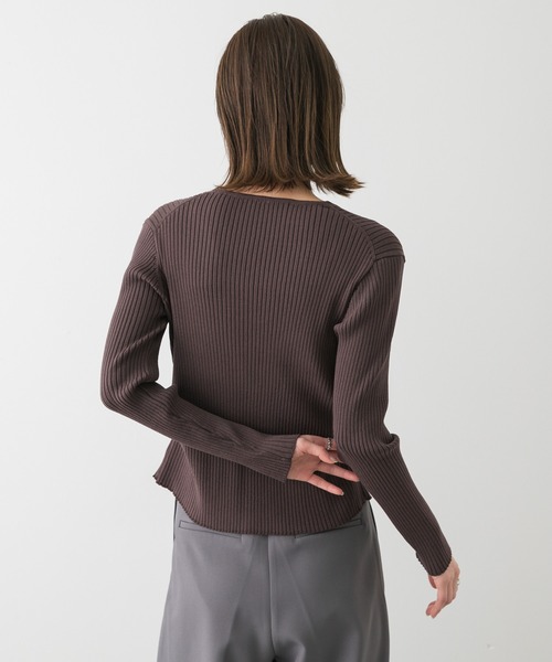 SENSE OF PLACE by URBAN RESEARCH（センスオブプレイスバイアーバンリサーチ）の「サイドタックコンパクトリブカーディガン（カーディガン/ボレロ・レディース・レッド/ブラウン/アイボリー・ONE）」の7枚目の写真