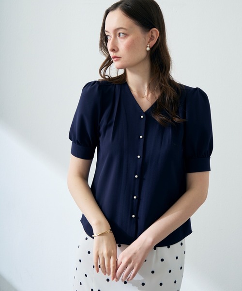 MISCH MASCH(ミッシュマッシュ)の「ZOZO限定 パール釦パフスリーブブラウス(シャツ/ブラウス・レディース・ネイビー/イエロー/アイボリー・フリ-)」の21枚目の写真