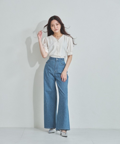 MISCH MASCH(ミッシュマッシュ)の「ZOZO限定 パール釦パフスリーブブラウス(シャツ/ブラウス・レディース・ネイビー/イエロー/アイボリー・フリ-)」の6枚目の写真