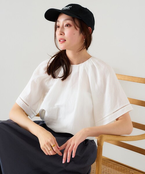 UNTITLED(アンタイトル)の「【セットアップ可能】リネン混 タックブラウス(シャツ/ブラウス・レディース・ブラウン系その他/ライトベージュ/ライトオレンジ系/オフホワイト/チャコールグレー/ブルー/パープル系4・00/01/02/03/04/44/46/48/50)」の9枚目の写真