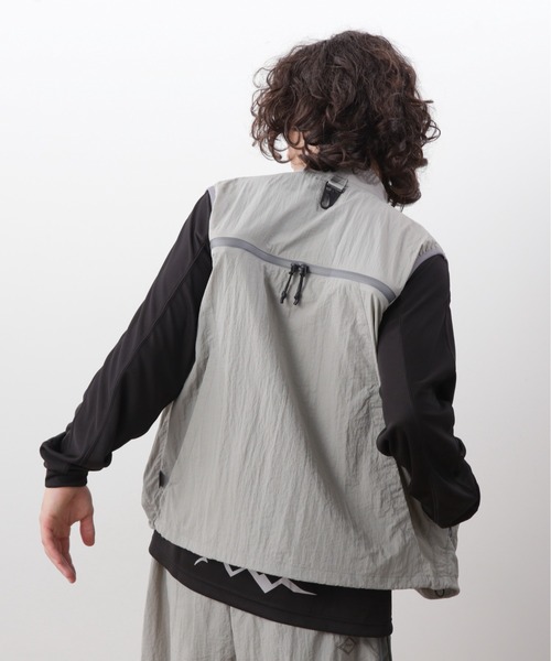 MANASTASH（マナスタッシュ）の「MANASTASH/マナスタッシュ/EXTRA MILE BREEZE VEST（ベスト・メンズ・ライトグレー/ブラック/セージグリーン・S/M/L/XL）」の15枚目の写真