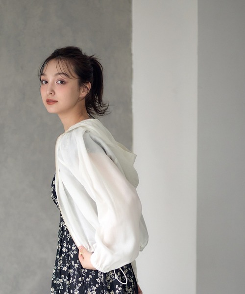 12Twelve Agenda（トゥエルブ　アジェンダ）の「シアーラメフーデッドブルゾン（ブルゾン・レディース・オフホワイト/ブラック/ライトグレー・M）」の6枚目の写真