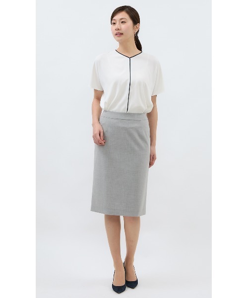 AOYAMA（アオヤマ）の「【超ストレッチ/UVカット/防シワ】美シルエット！ベーシックタイトスカート｜通勤＆オフィス＆入卒＆セレモニー＆オケージョン｜自宅で洗える・セットアップ着用可・大きいサイズあり｜（スーツスカート・レディース・ライトグレー・5号/7号/9号/11号/13号/15号/17号）」の10枚目の写真